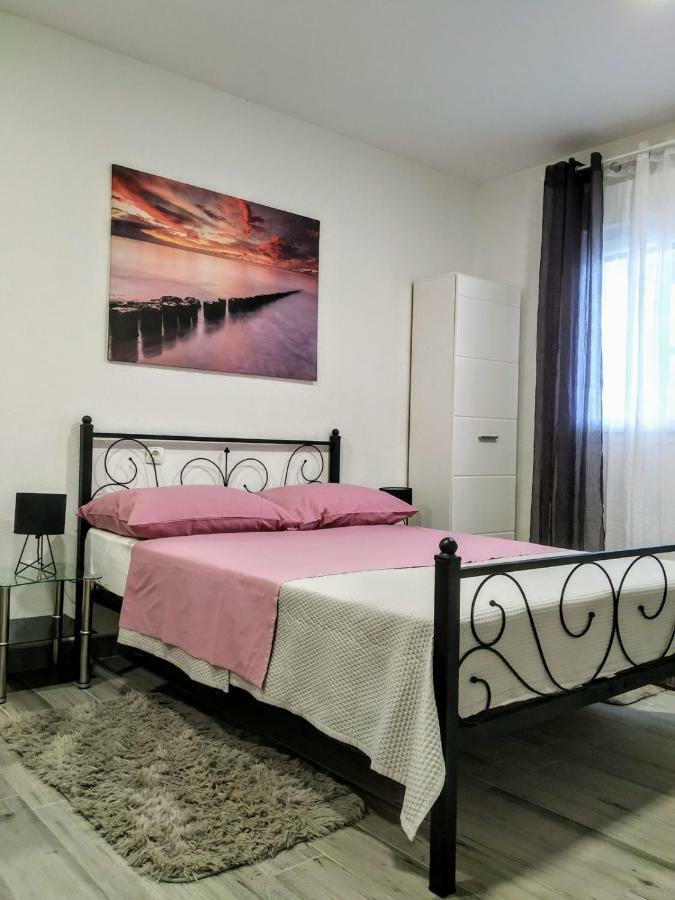 Studio Apartman Violeta II - 50M From The Beach 特罗吉尔 外观 照片