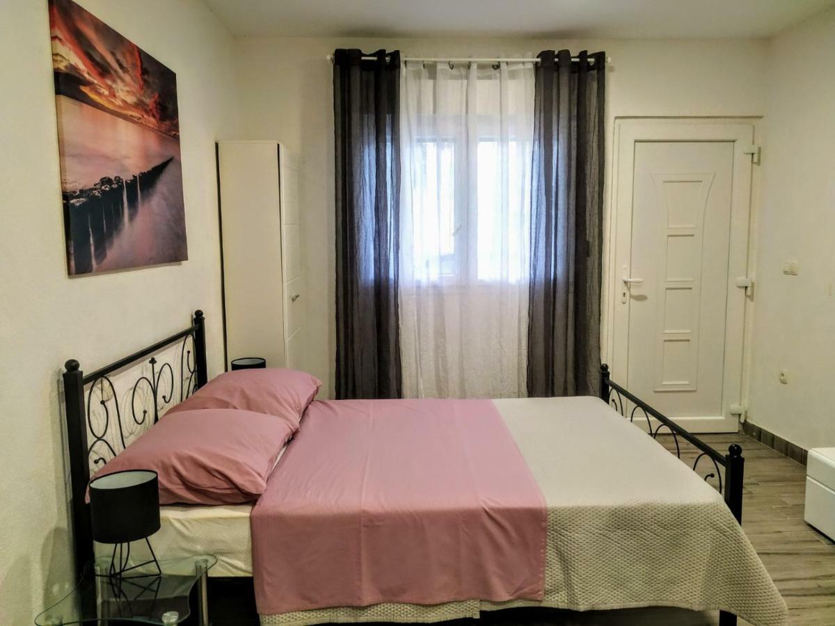 Studio Apartman Violeta II - 50M From The Beach 特罗吉尔 外观 照片