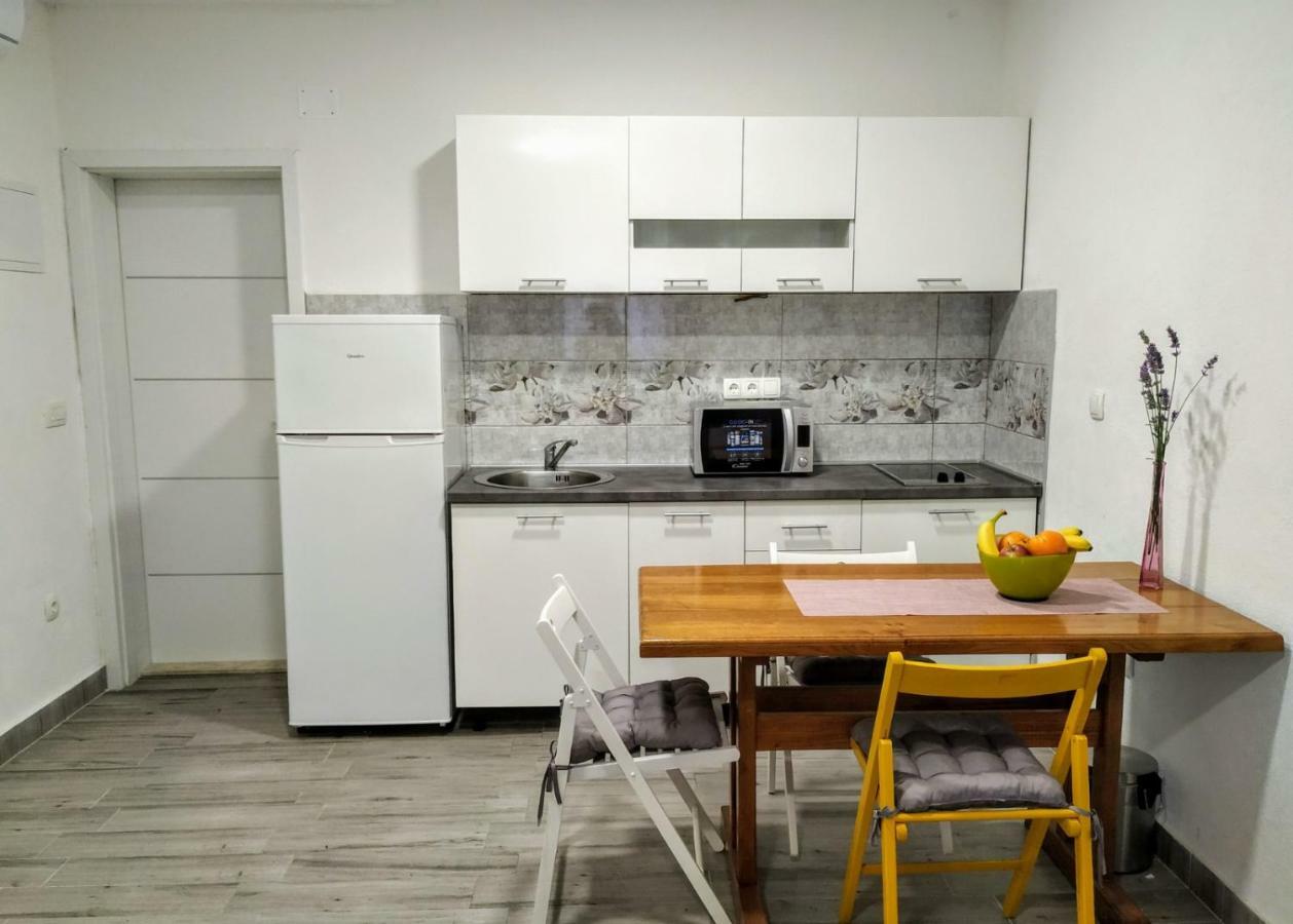 Studio Apartman Violeta II - 50M From The Beach 特罗吉尔 外观 照片